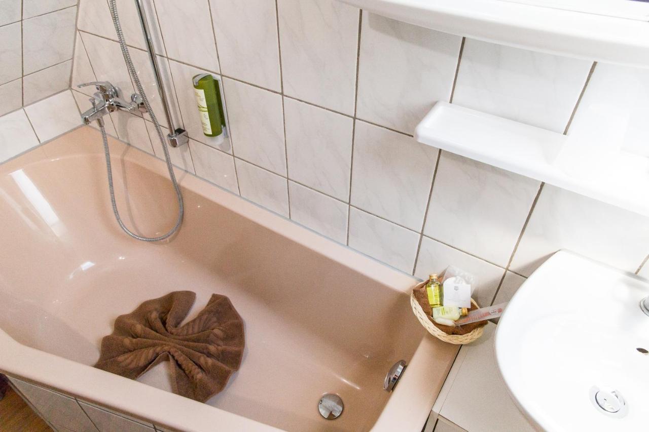 Kraeuterhotel Garni Zur Klostergrotte Nohra  Εξωτερικό φωτογραφία